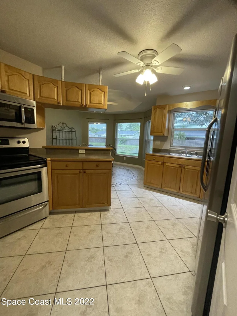Photo of 826 Topaz Drive