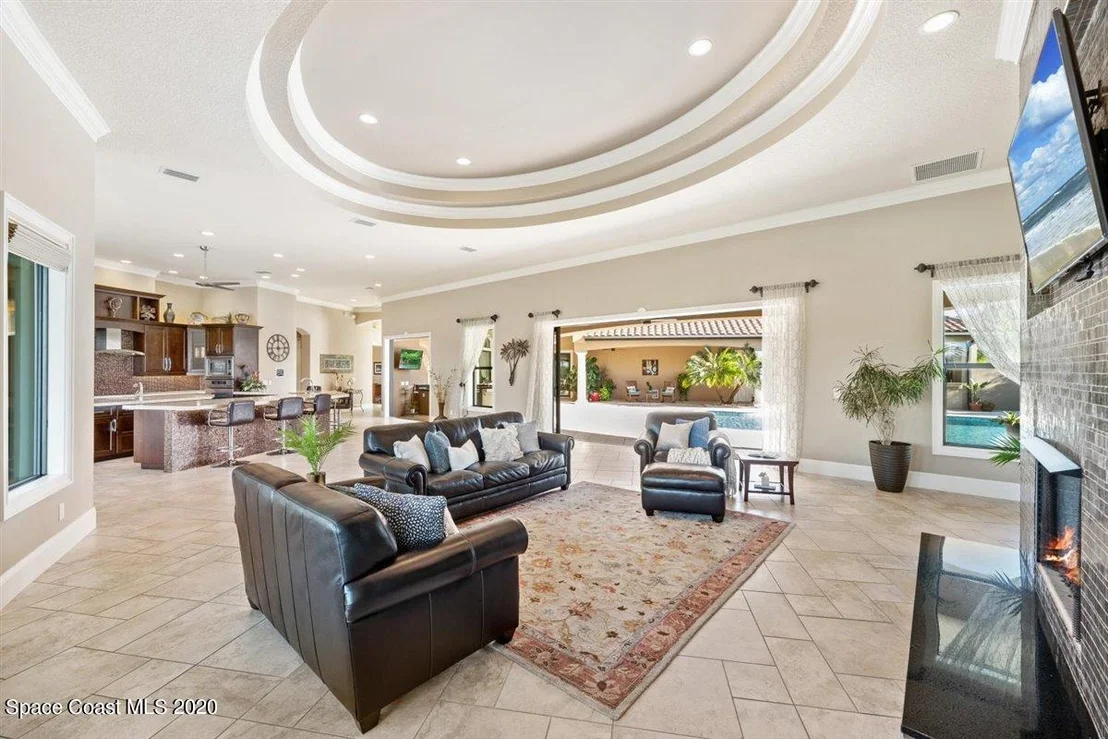 Photo of 924 Derby Lane