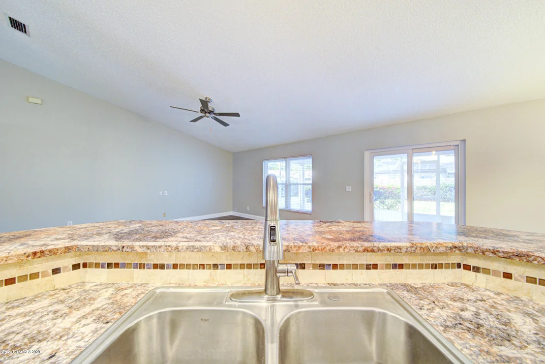 Photo of 6480 Adrian Street