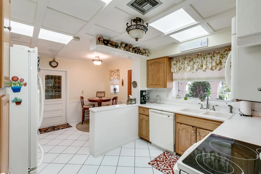 Photo of 821 Heron Road