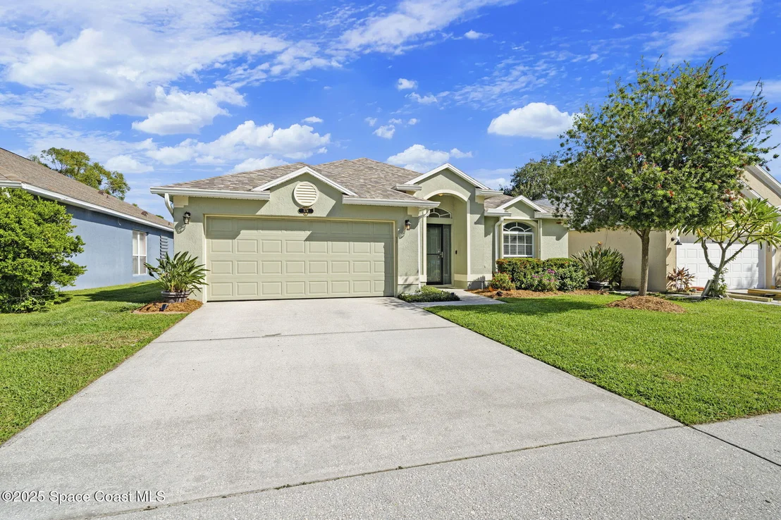Photo of 574 Sedgewood Circle