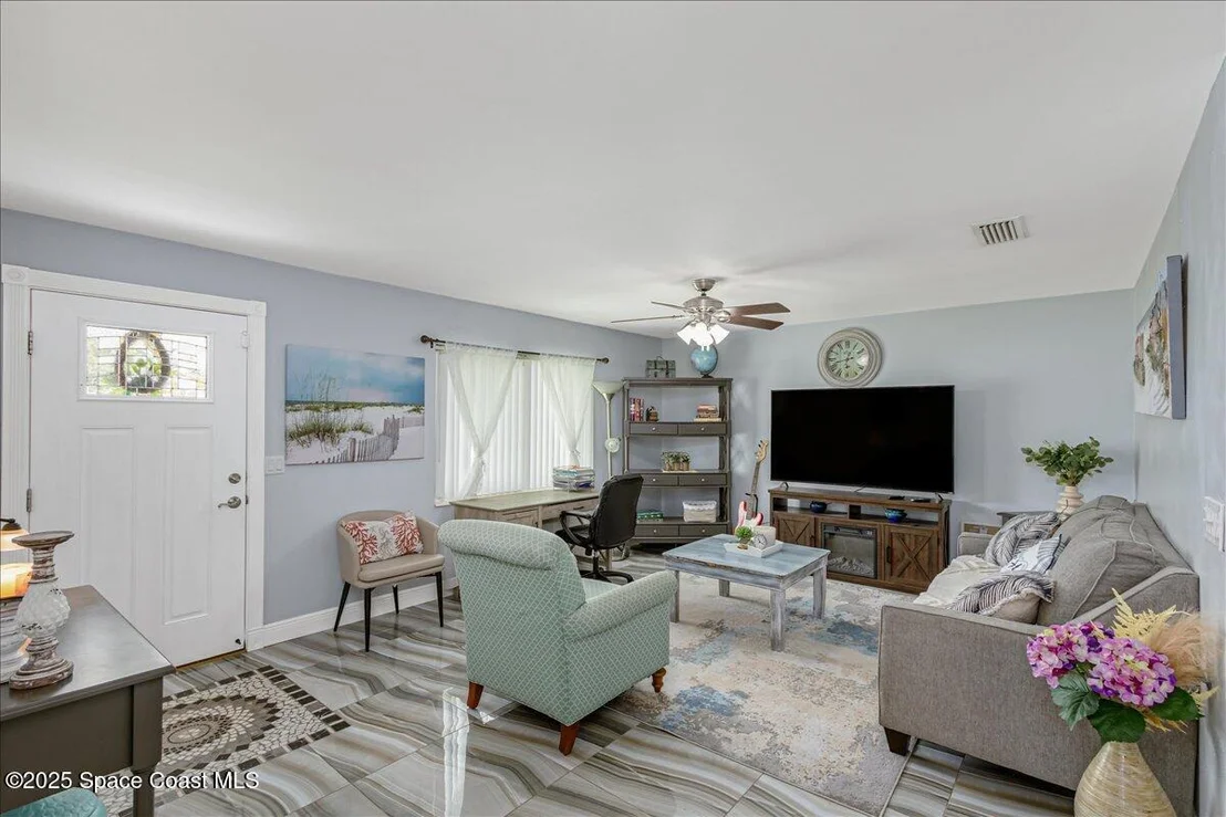 Photo of 955 Bartlett Lane