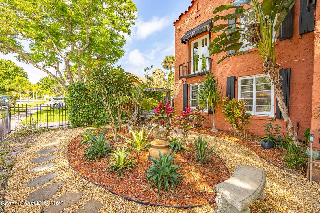 Photo of 102 Valencia Road