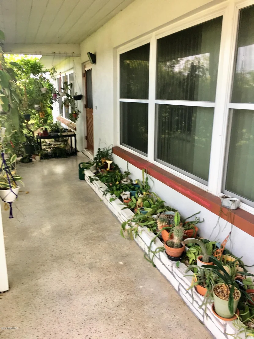 Photo of 143 Cocoa Avenue