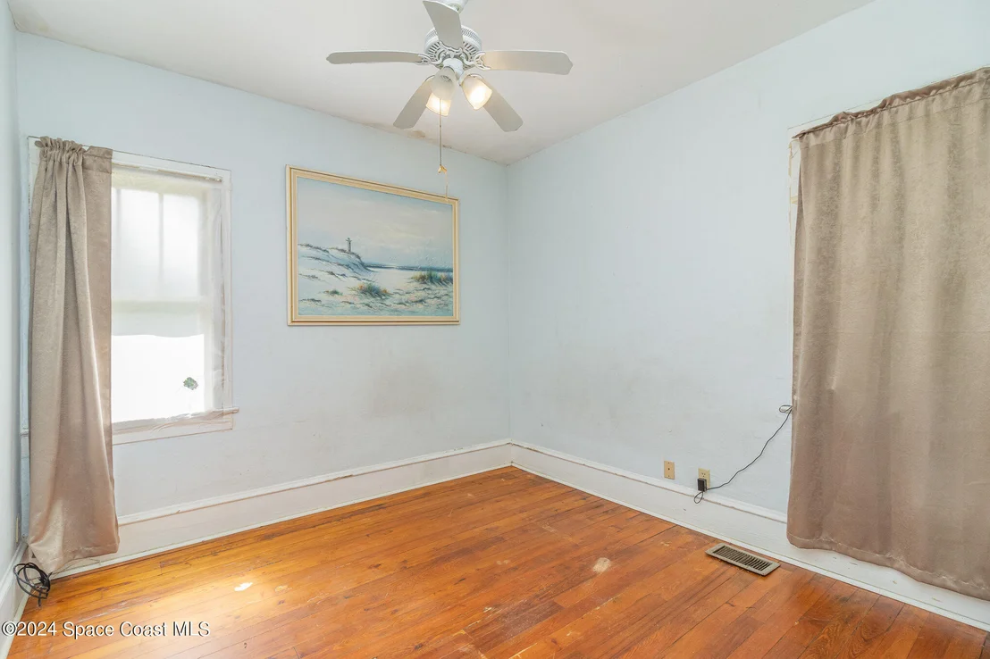 Photo of 1632 Water Drive NE