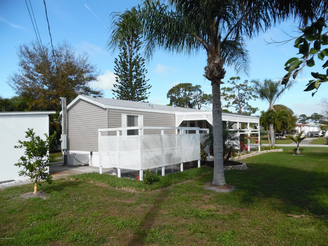 Photo of 327 Pineapple Street