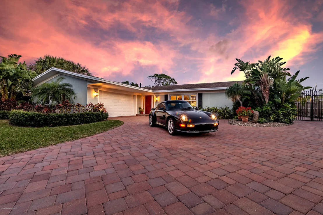Photo of 413 Riverview Lane