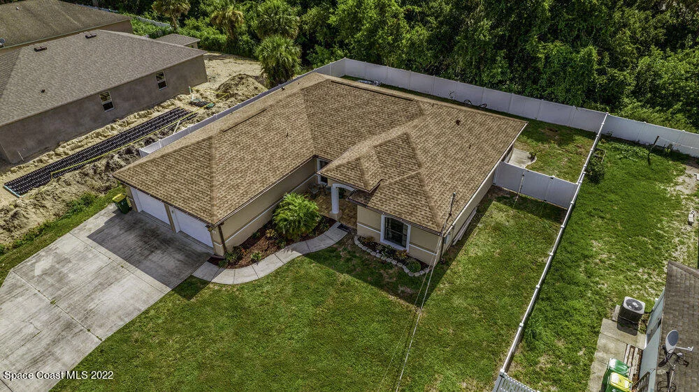 Photo of 6325 Ainsworth Road