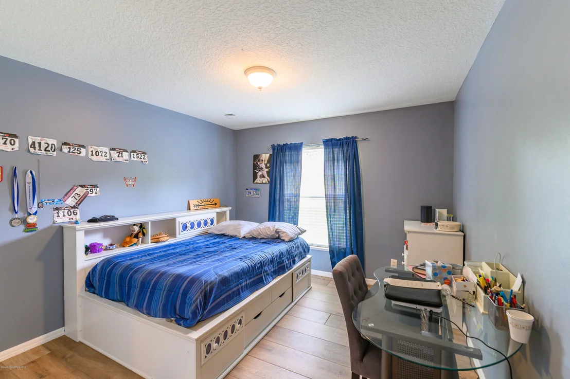 Photo of 4403 Long Lake Road