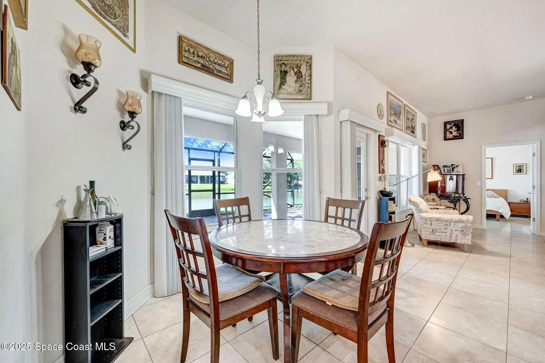 Photo of 2074 Botanica Circle