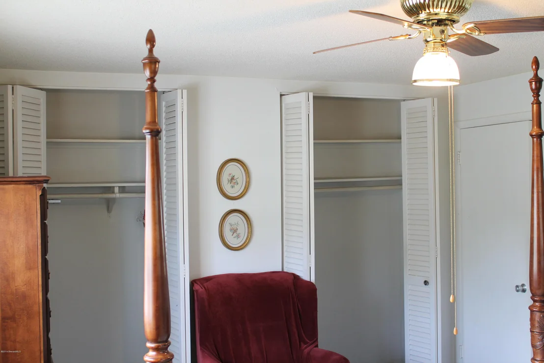 Photo of 896 Jefferson Road
