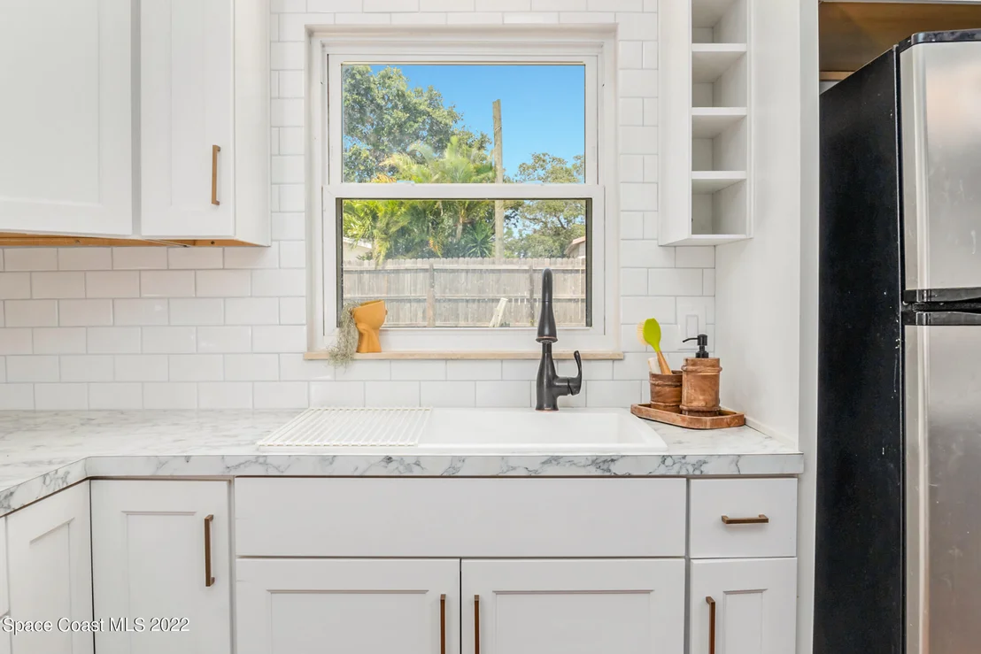 Photo of 1155 Abbey Circle NE