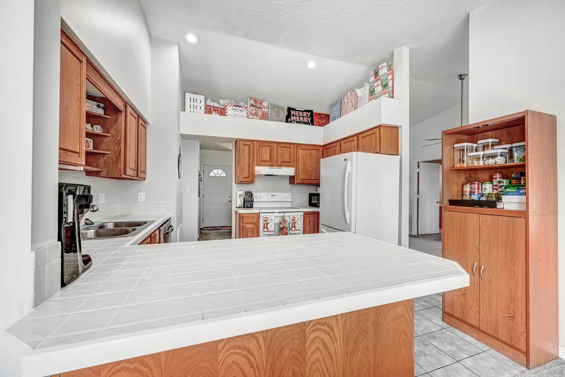 Photo of 5947 Cardiff Avenue