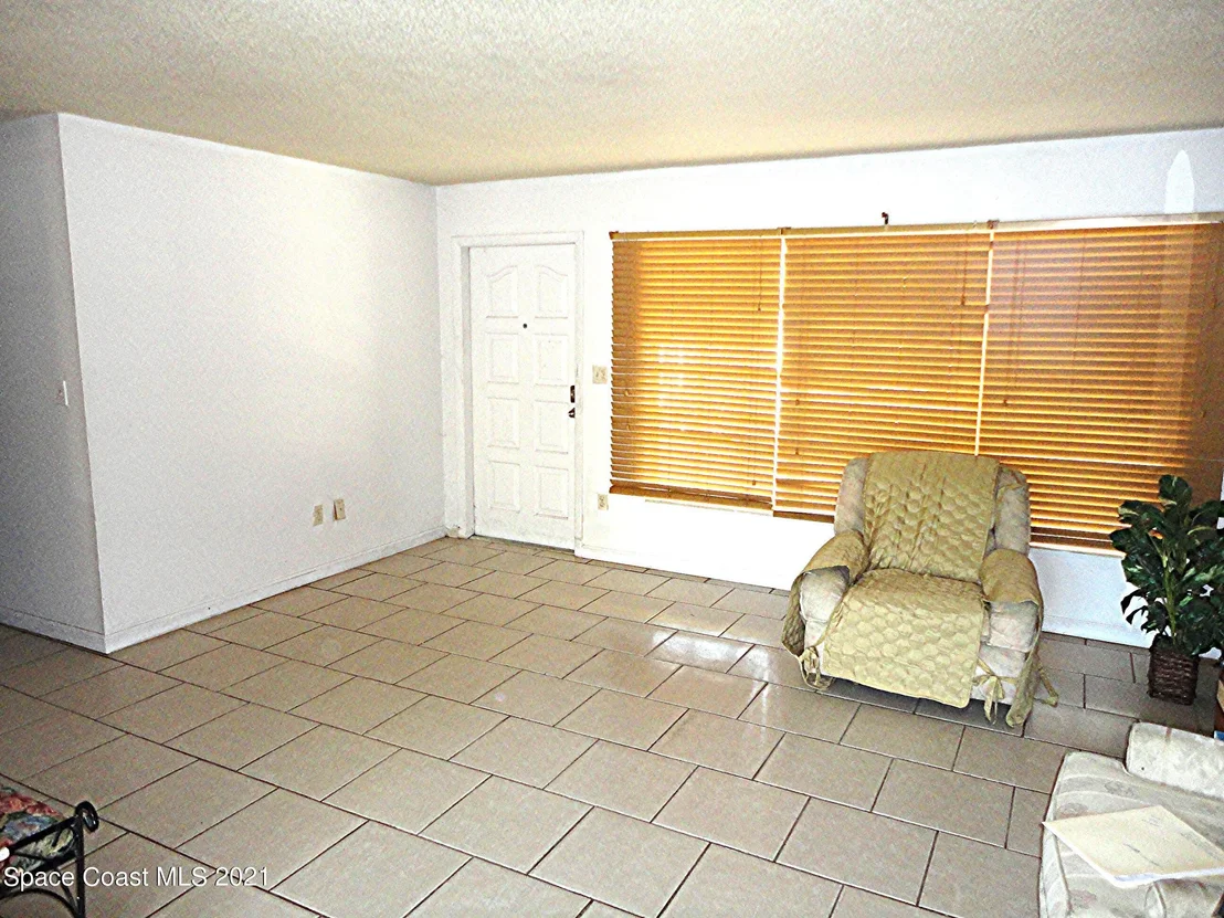 Photo of 3035 Edgewood Drive NE