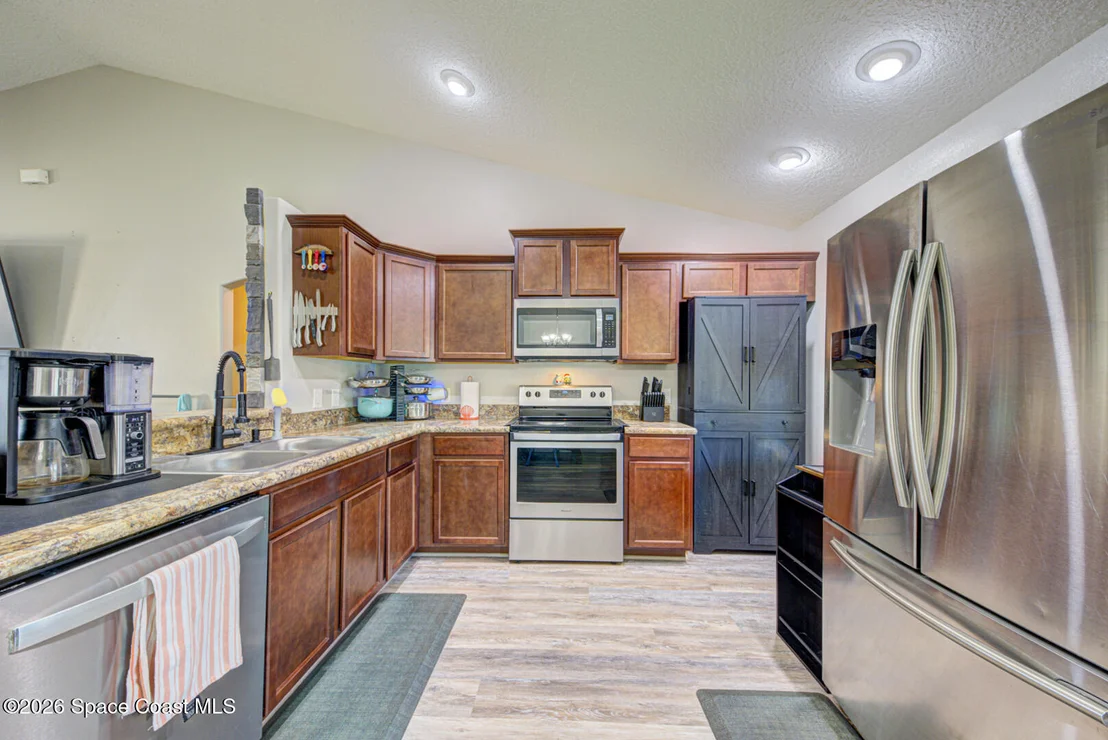 Photo of 6165 Adina Road