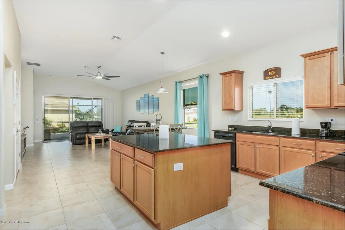 Photo of 1406 Dittmer Circle SE