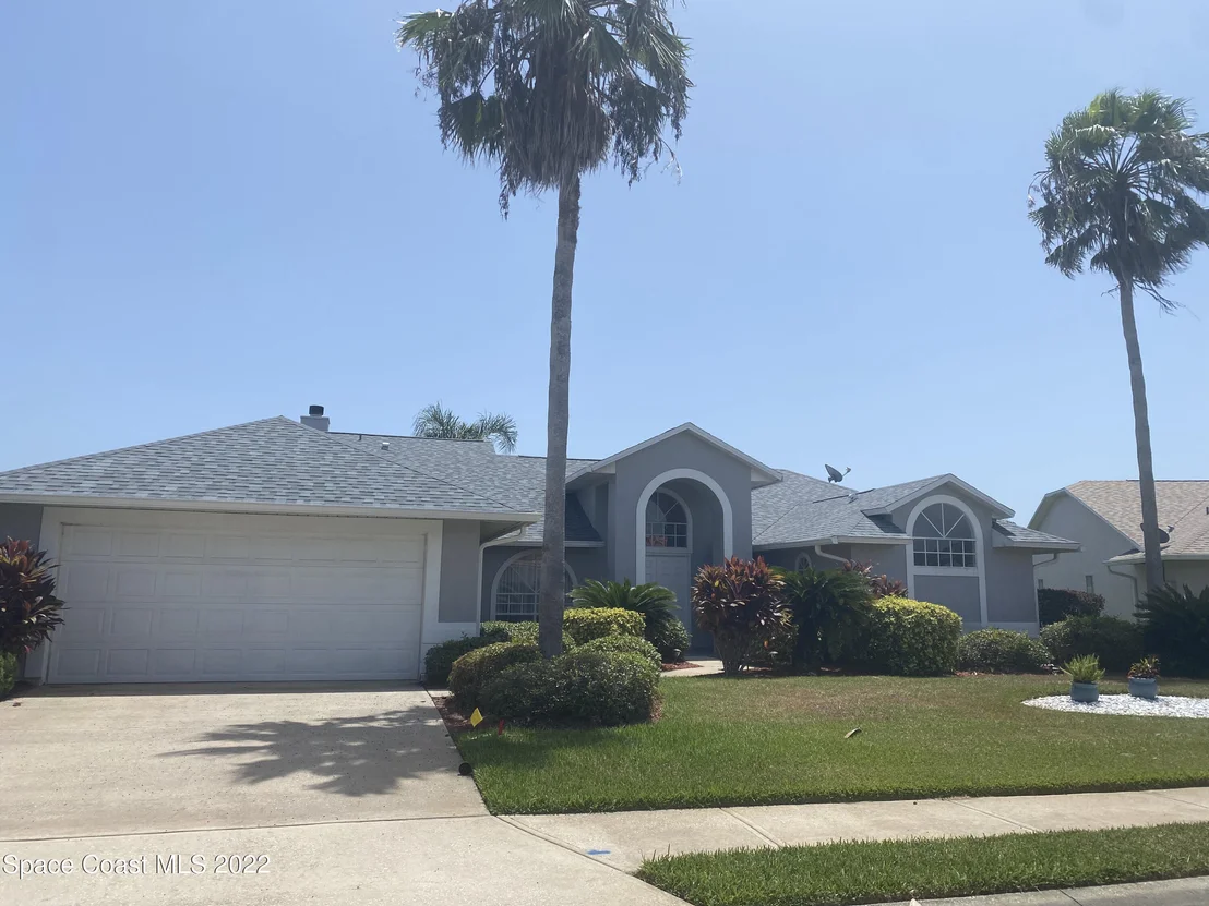 Photo of 1050 Fieldstone Drive