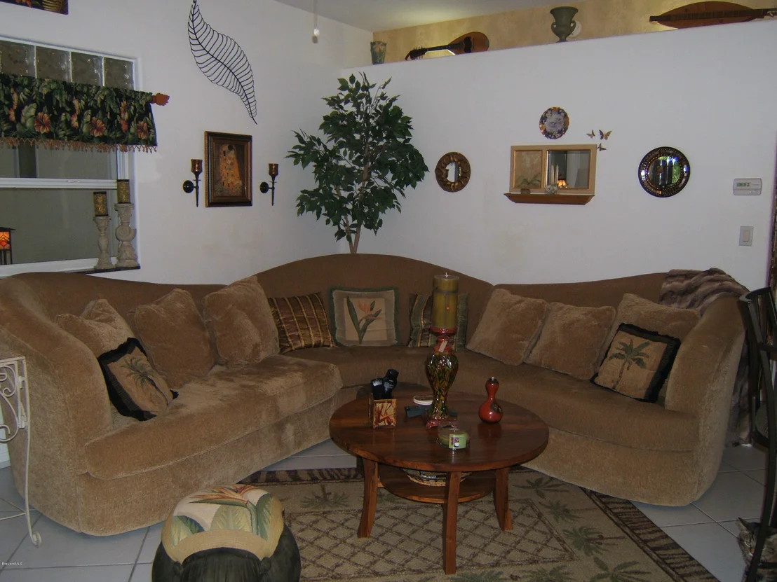 Photo of 7235 Carillon Avenue