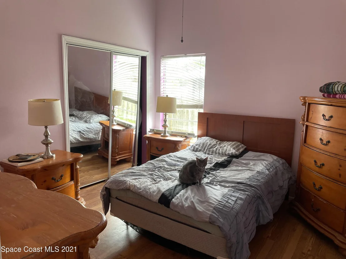 Photo of 751 Becker Avenue NE