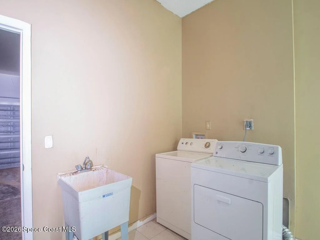 Photo of 4655 52nd Avenue
