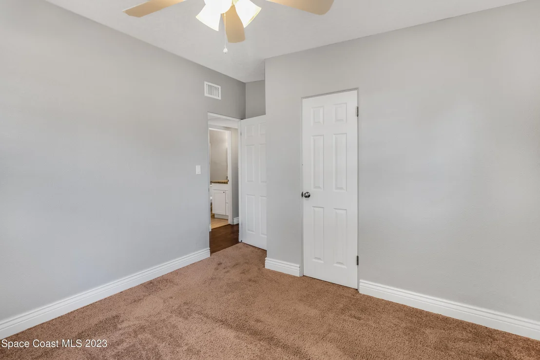 Photo of 1297 Ridgewood Drive