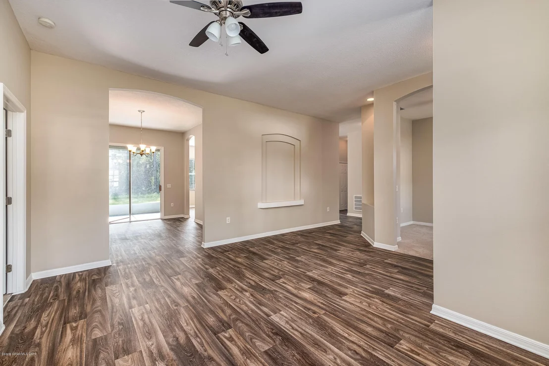 Photo of 1744 Hydrangea Road NW