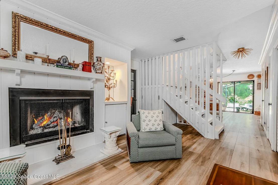 Photo of 5925 Riverside Drive