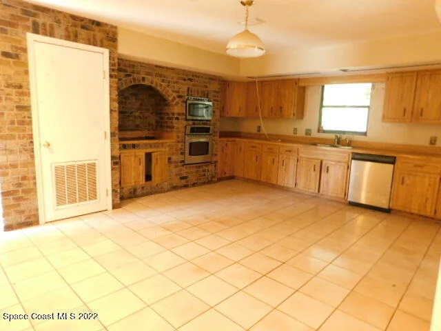 Photo of 1315 War Eagle Boulevard