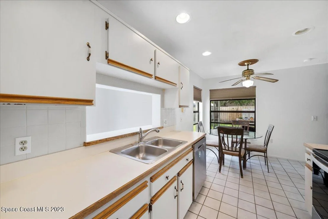 Photo of 1537 Clover Circle