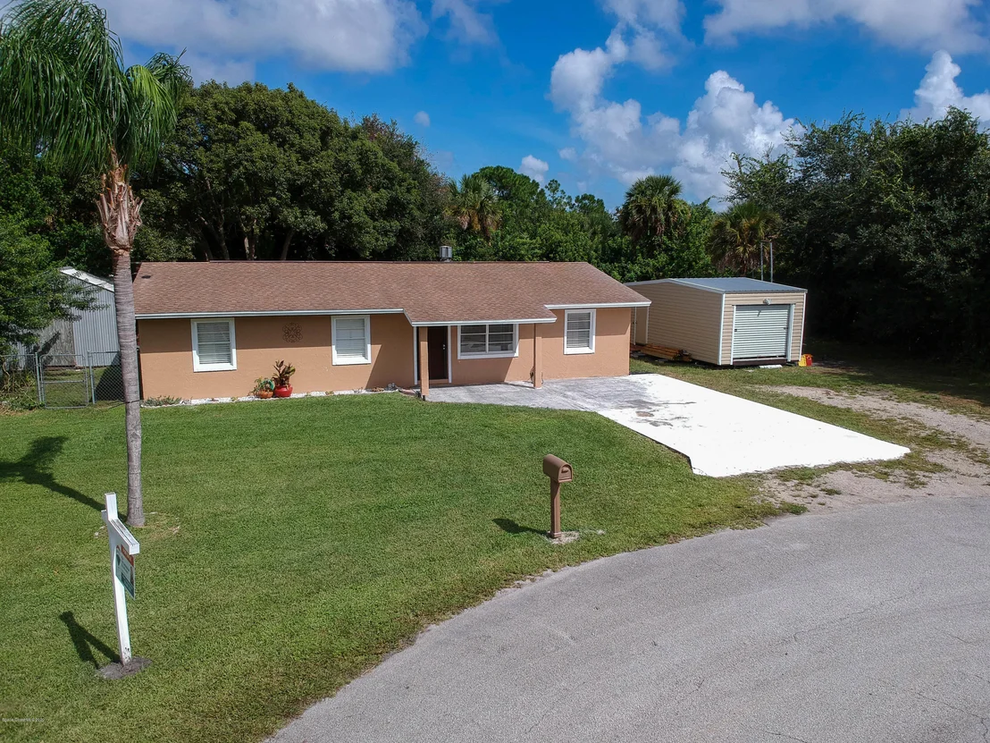 Photo of 5950 Edison Street
