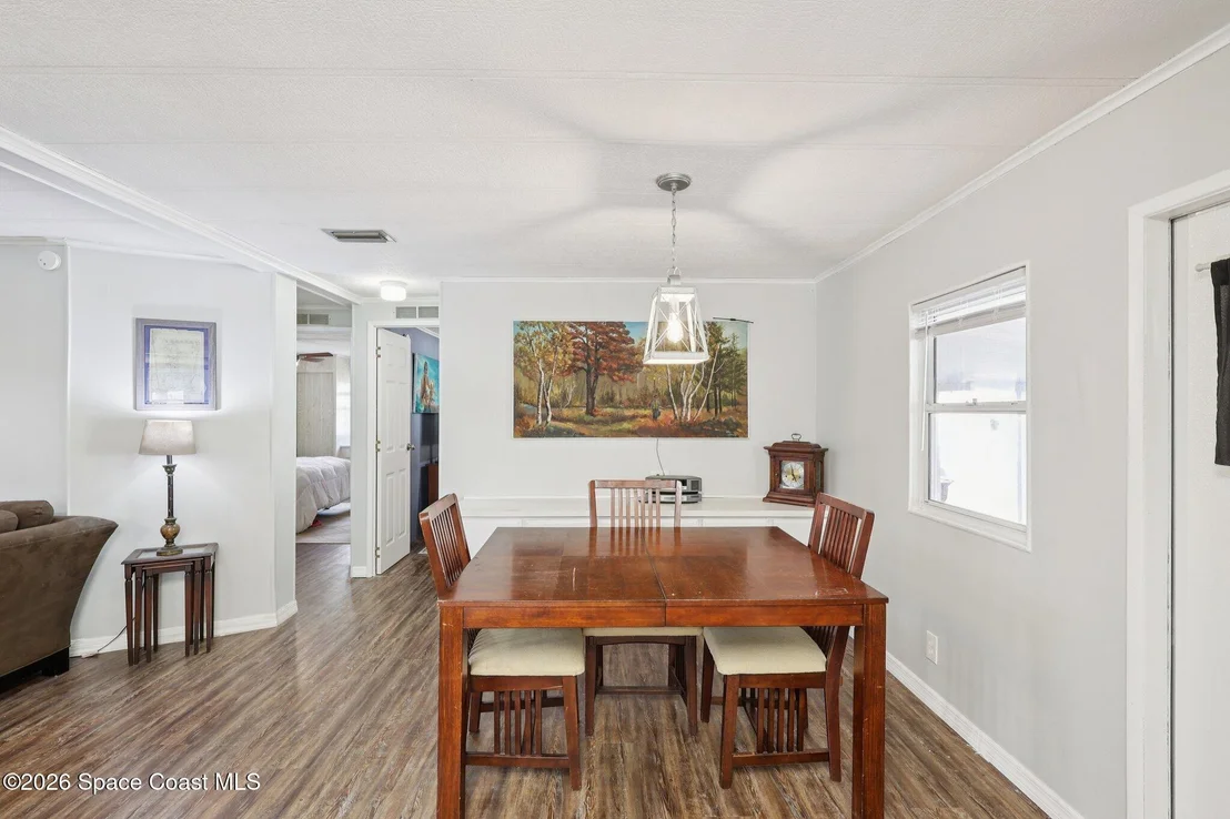 Photo of 2539 Chatham Way NE