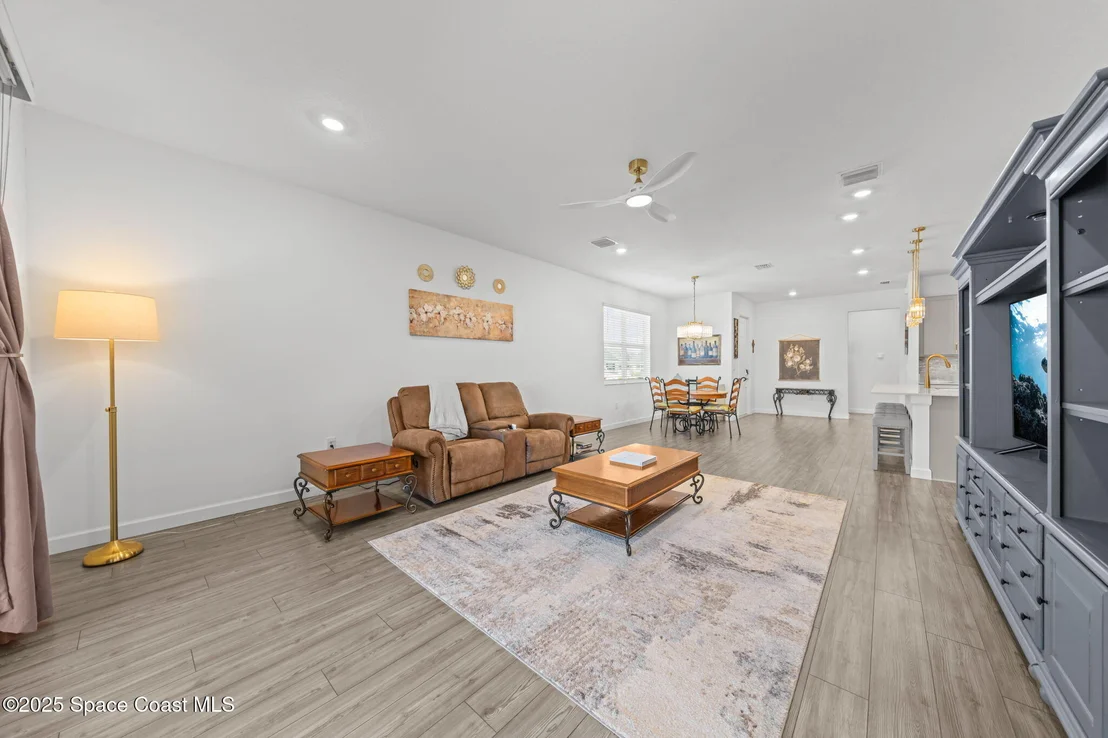 Photo of 2297 Cerulean Drive NW