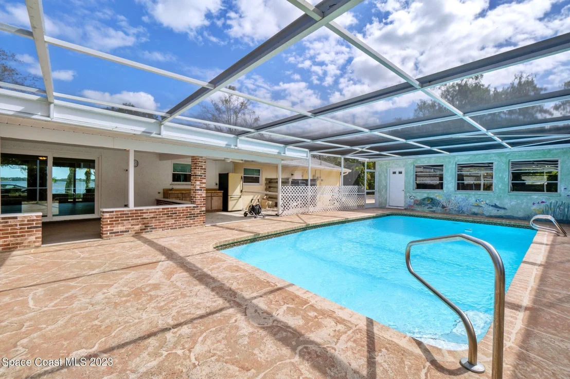 Photo of 535 Rockledge Drive