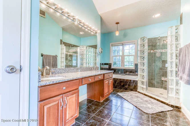 Photo of 2241 Royal Oaks Drive