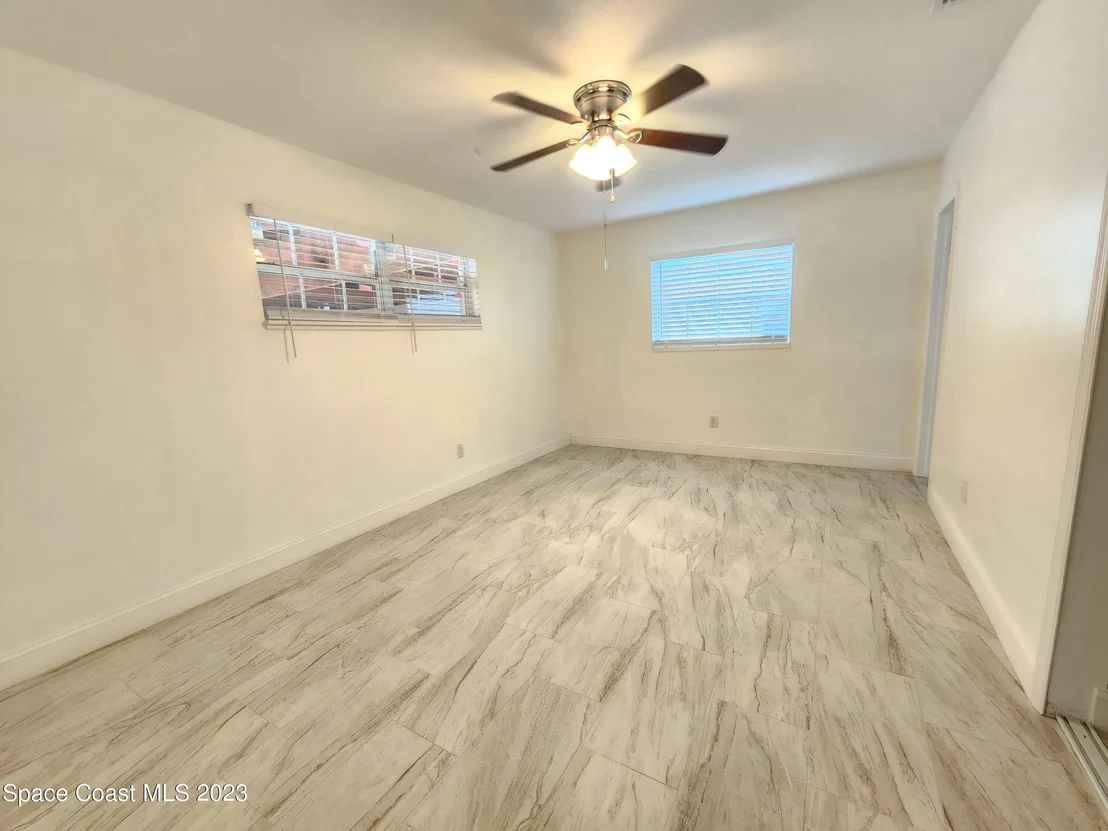 Photo of 581 Oxford Avenue