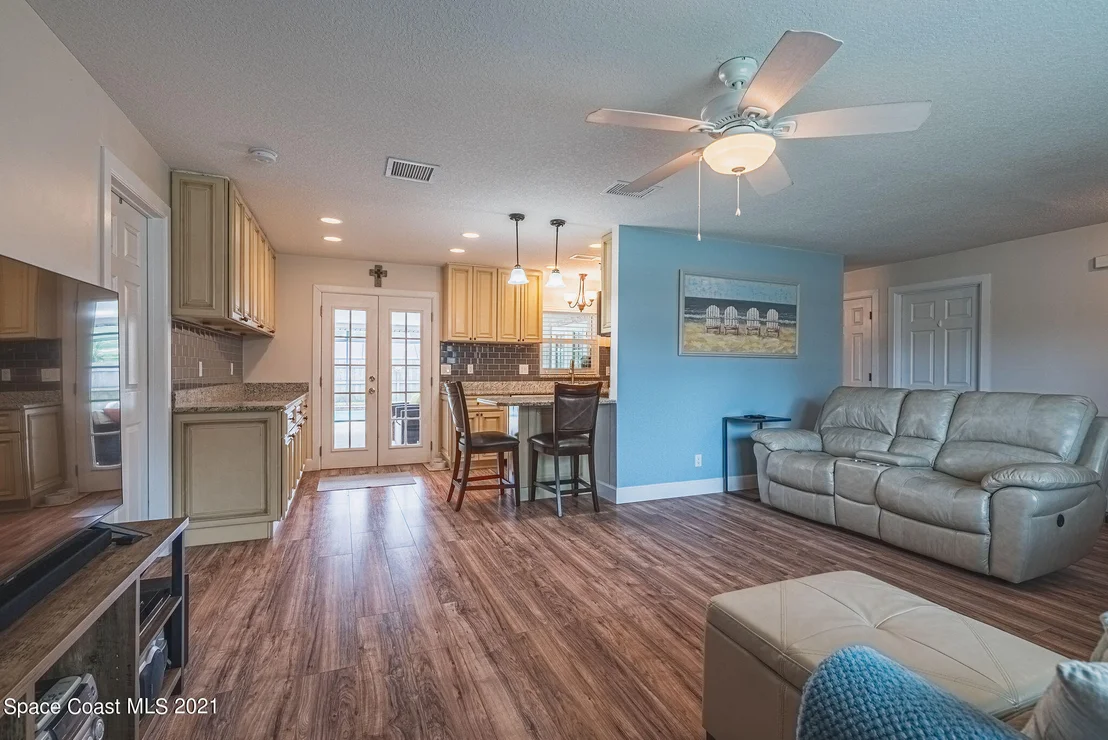 Photo of 845 Berkshire Drive