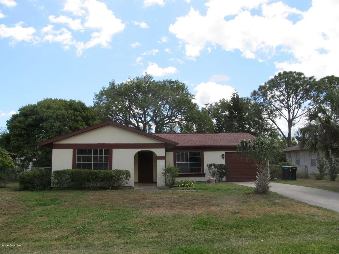 Photo of 1500 Van Eck Road NE