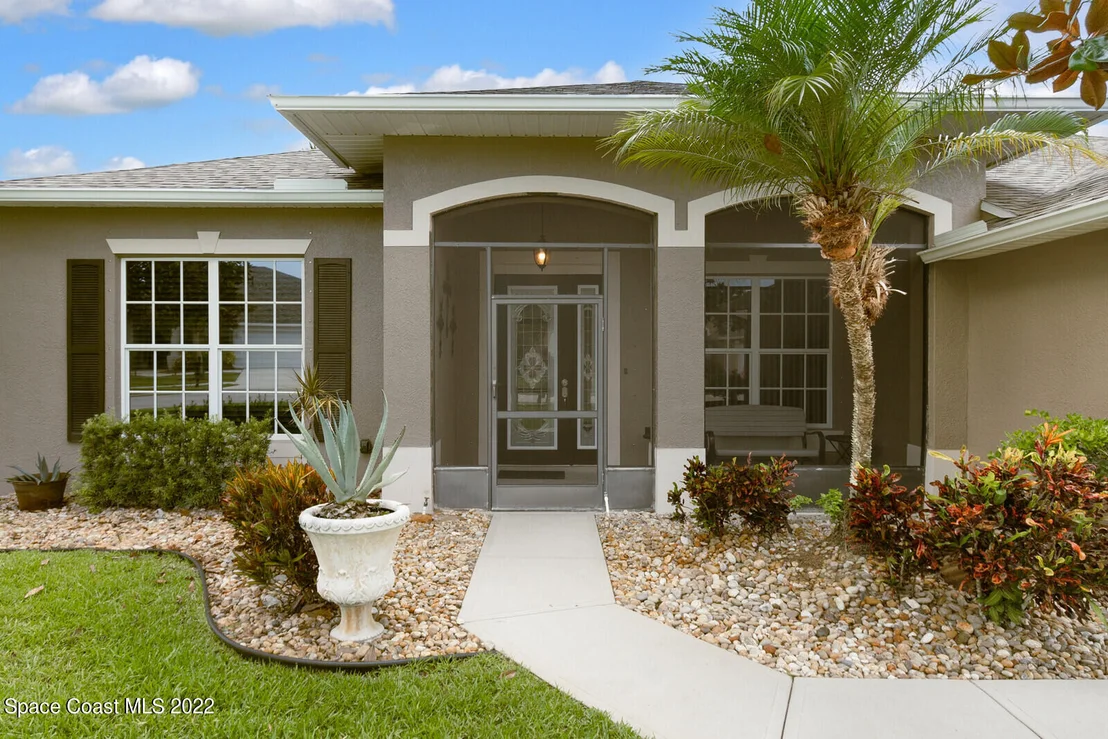 Photo of 4627 Alamanda Drive