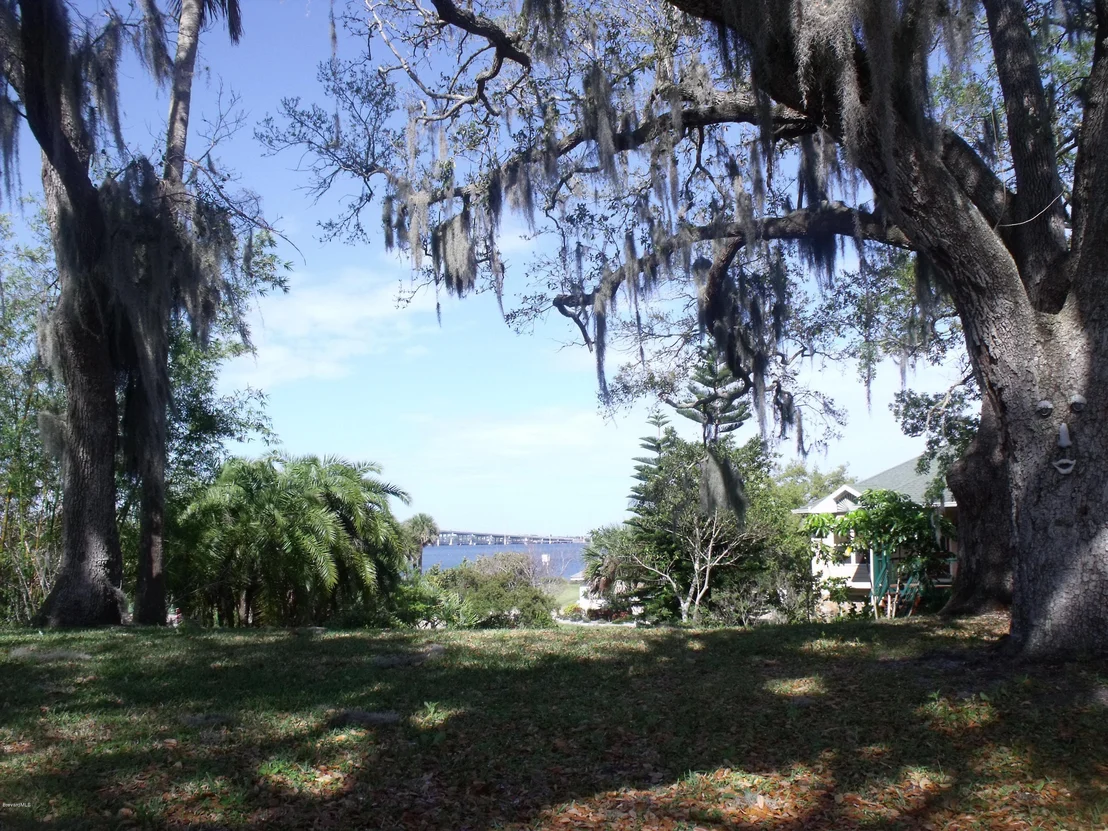 Photo of 951 Thomas Barbour Drive