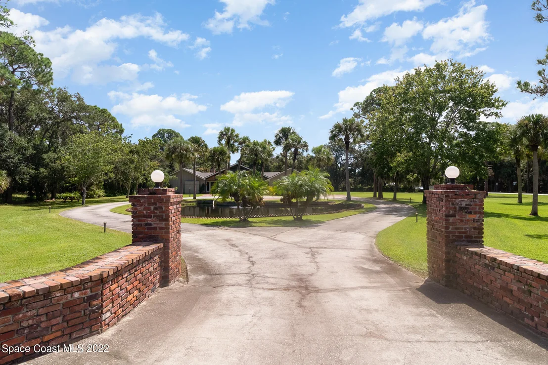 Photo of 2187 Turtle Mound Road