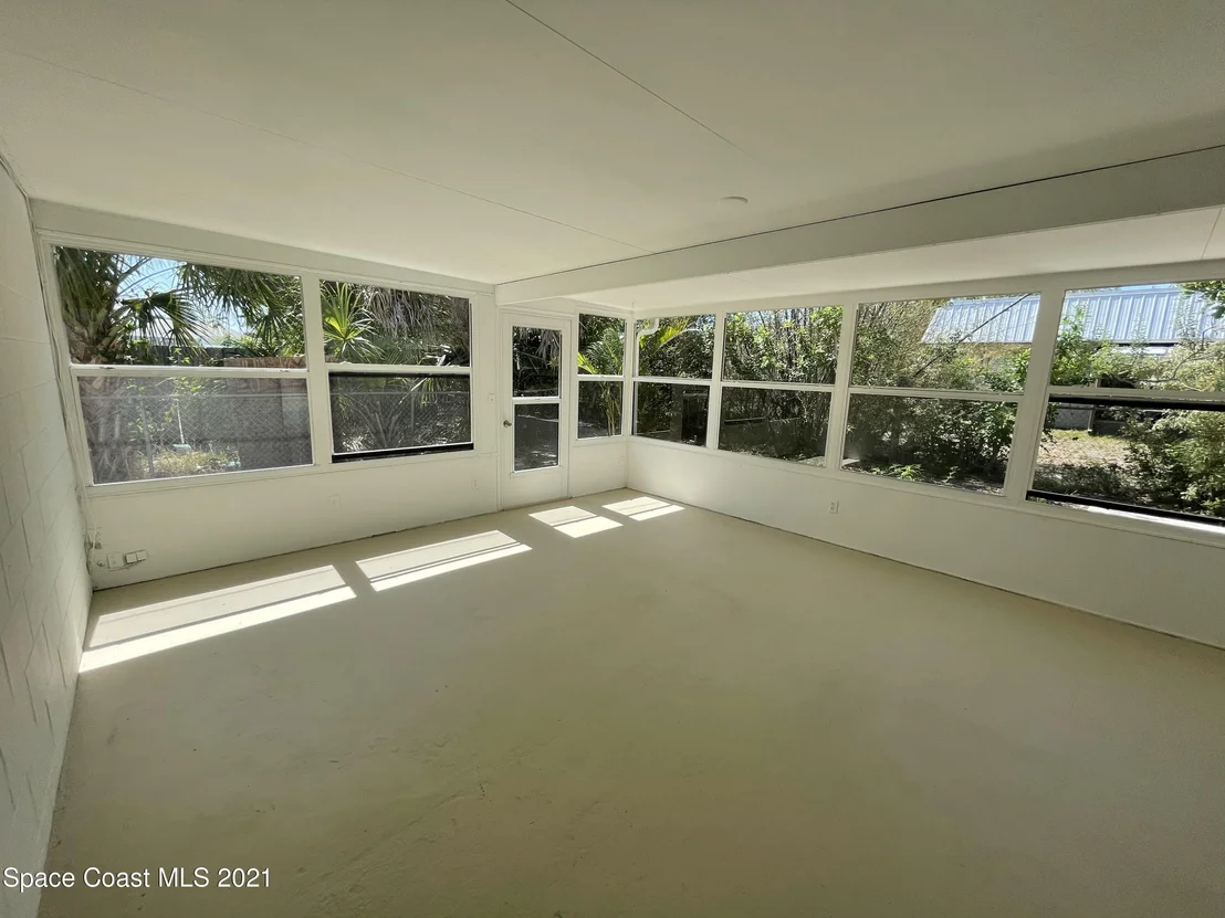 Photo of 3220 Ideal Avenue NE