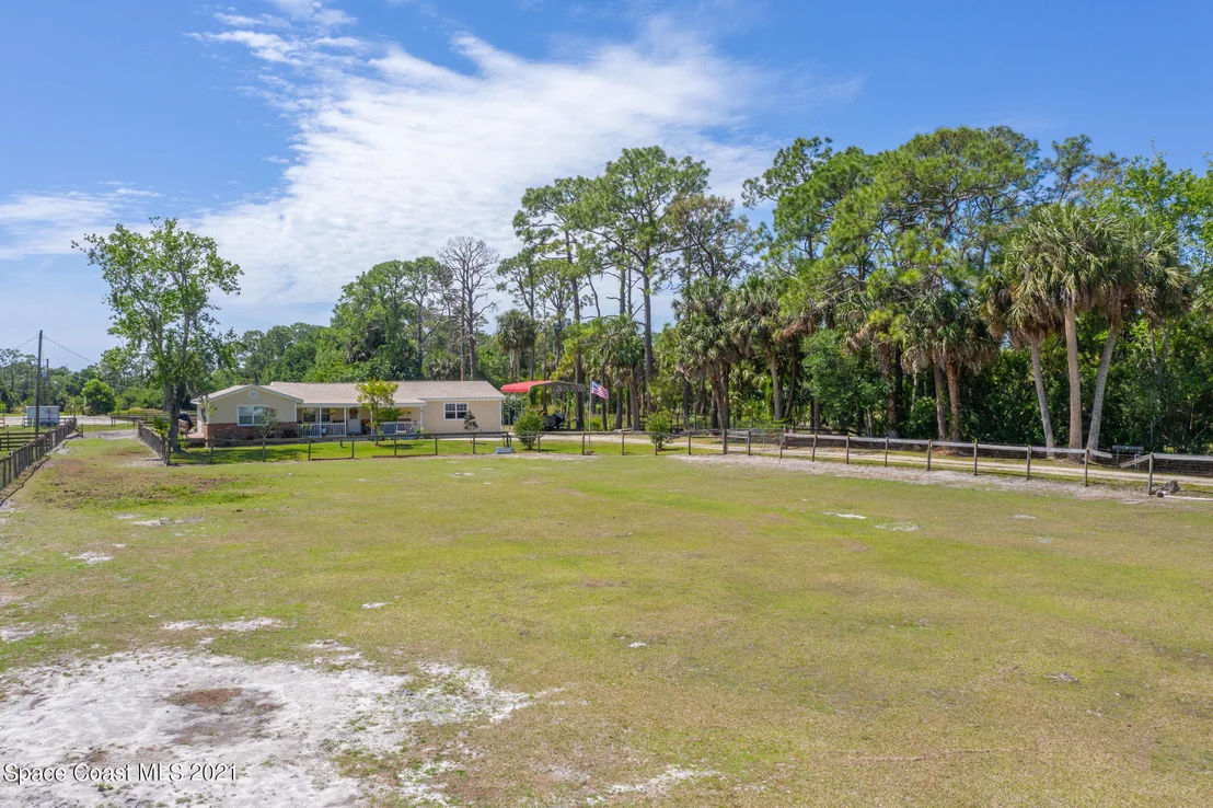 Photo of 3635 Hield Road