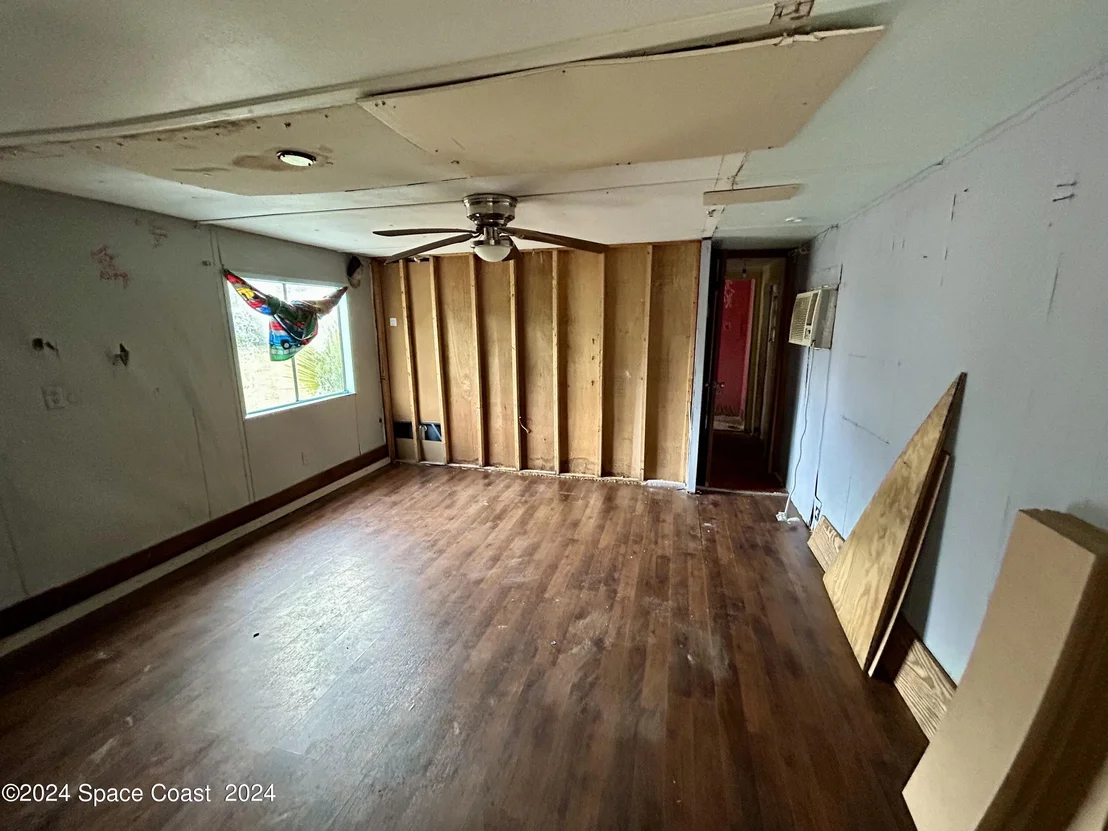 Photo of 326 Iris Street