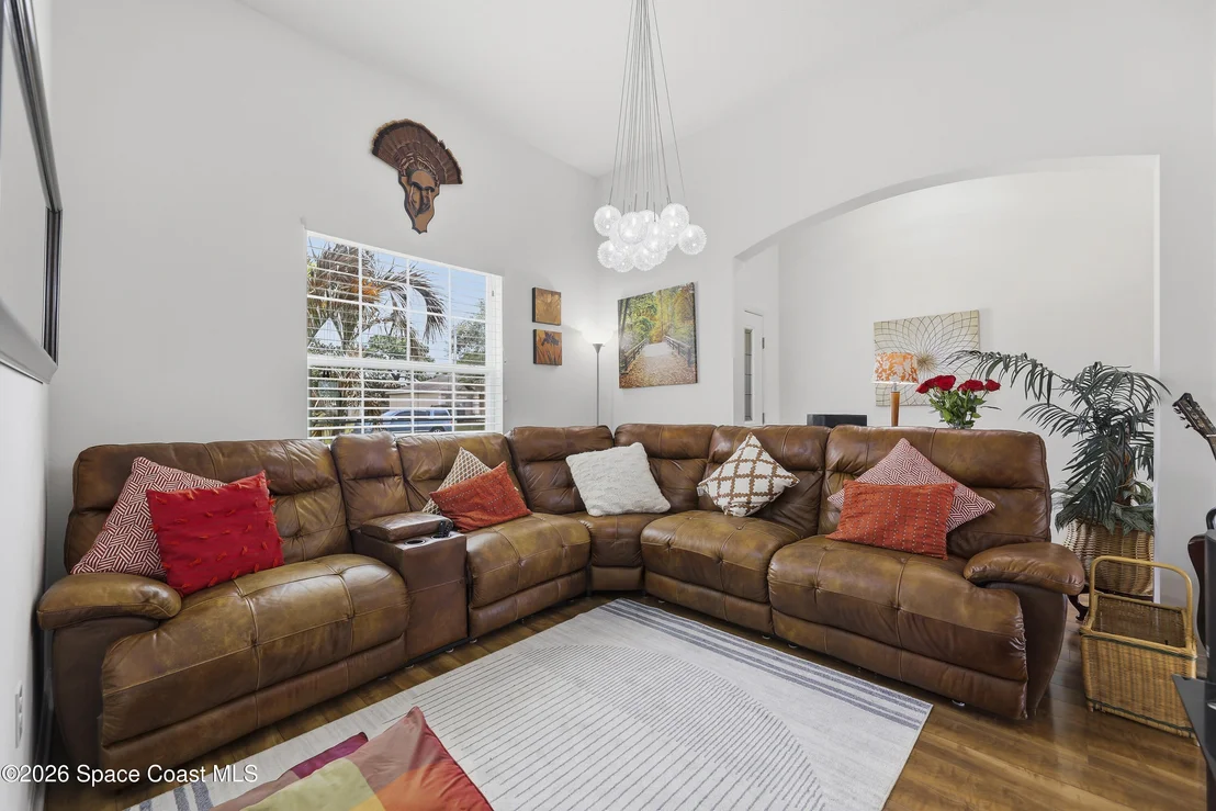 Photo of 1121 Morgan Circle NE