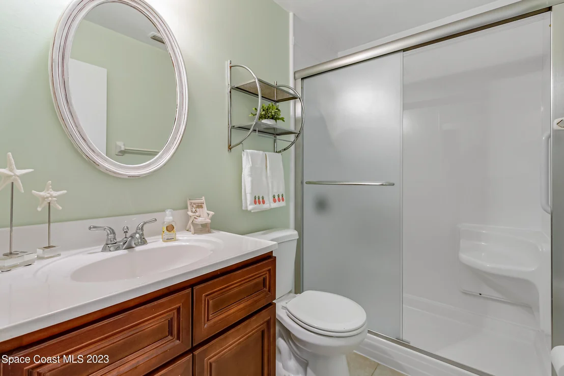 Photo of 921 Wateroak Drive NE