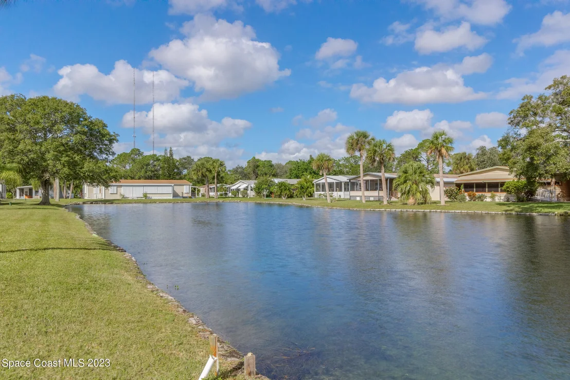 Photo of 4423 Twin Lakes Drive