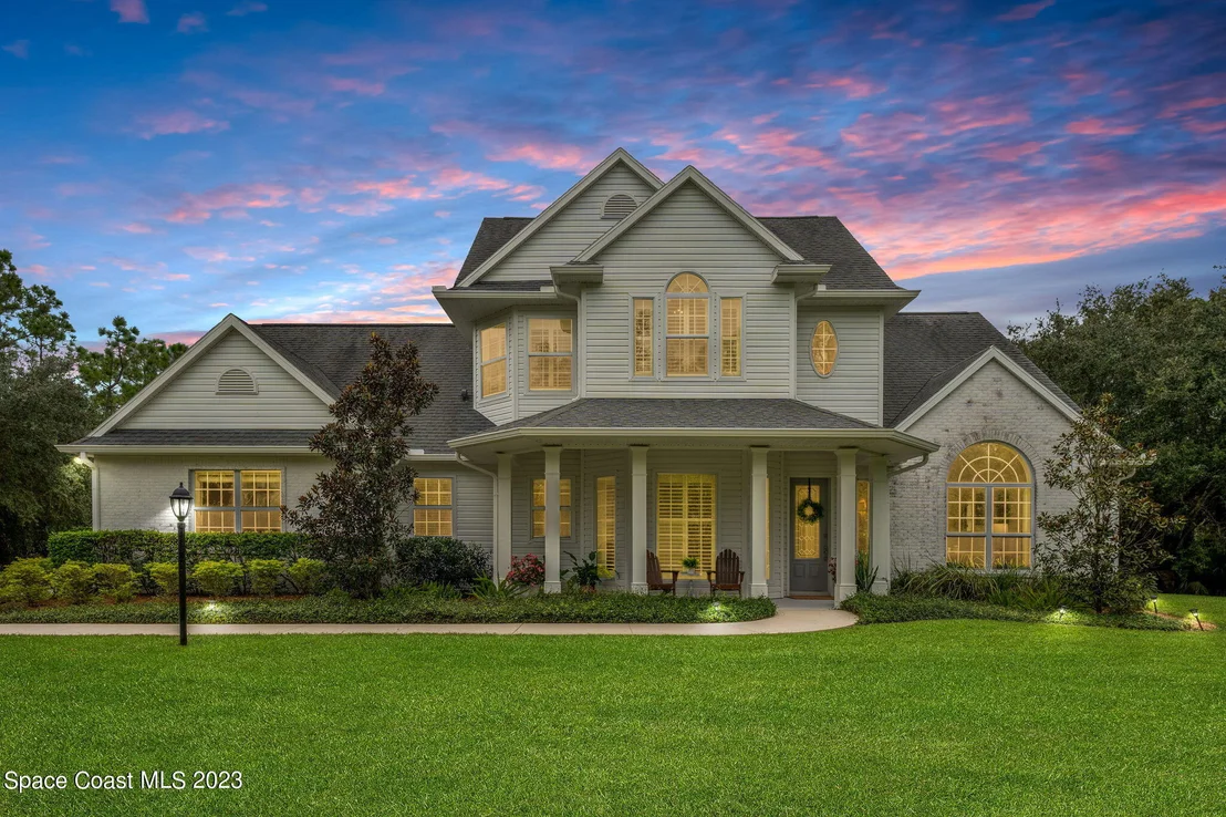 Photo of 5595 Willoughby Drive