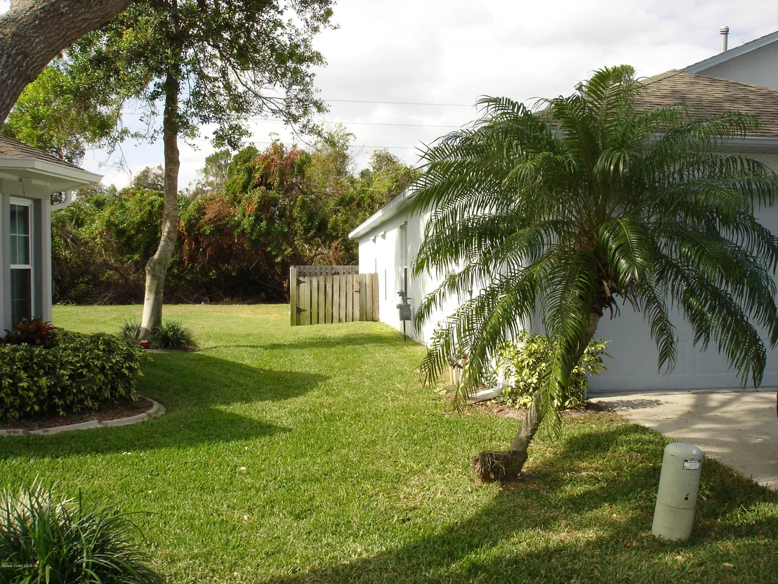 Photo of 1050 NE Pine Creek Circle NE