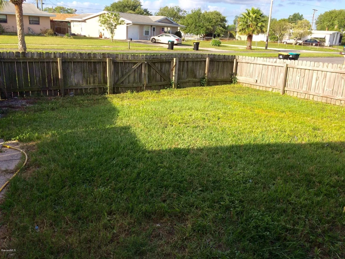 Photo of 768 Bianca Drive NE