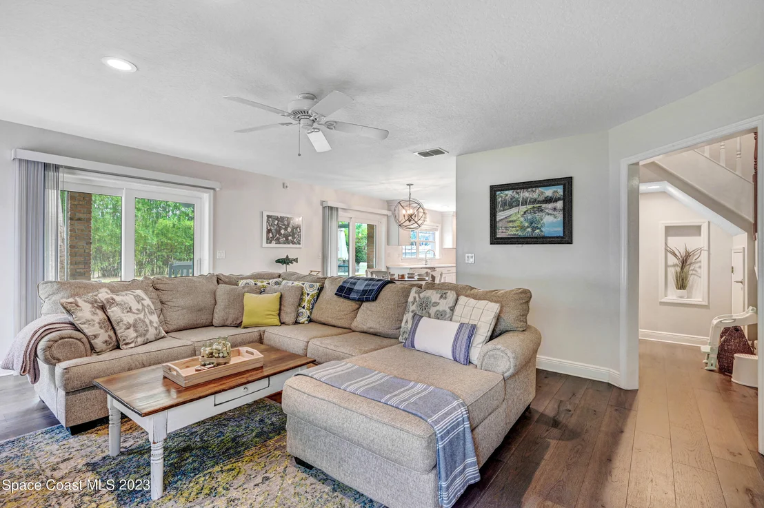 Photo of 2225 Royal Oaks Drive